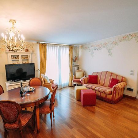 Suite Romantic Vista Lago Stresa Exterior photo