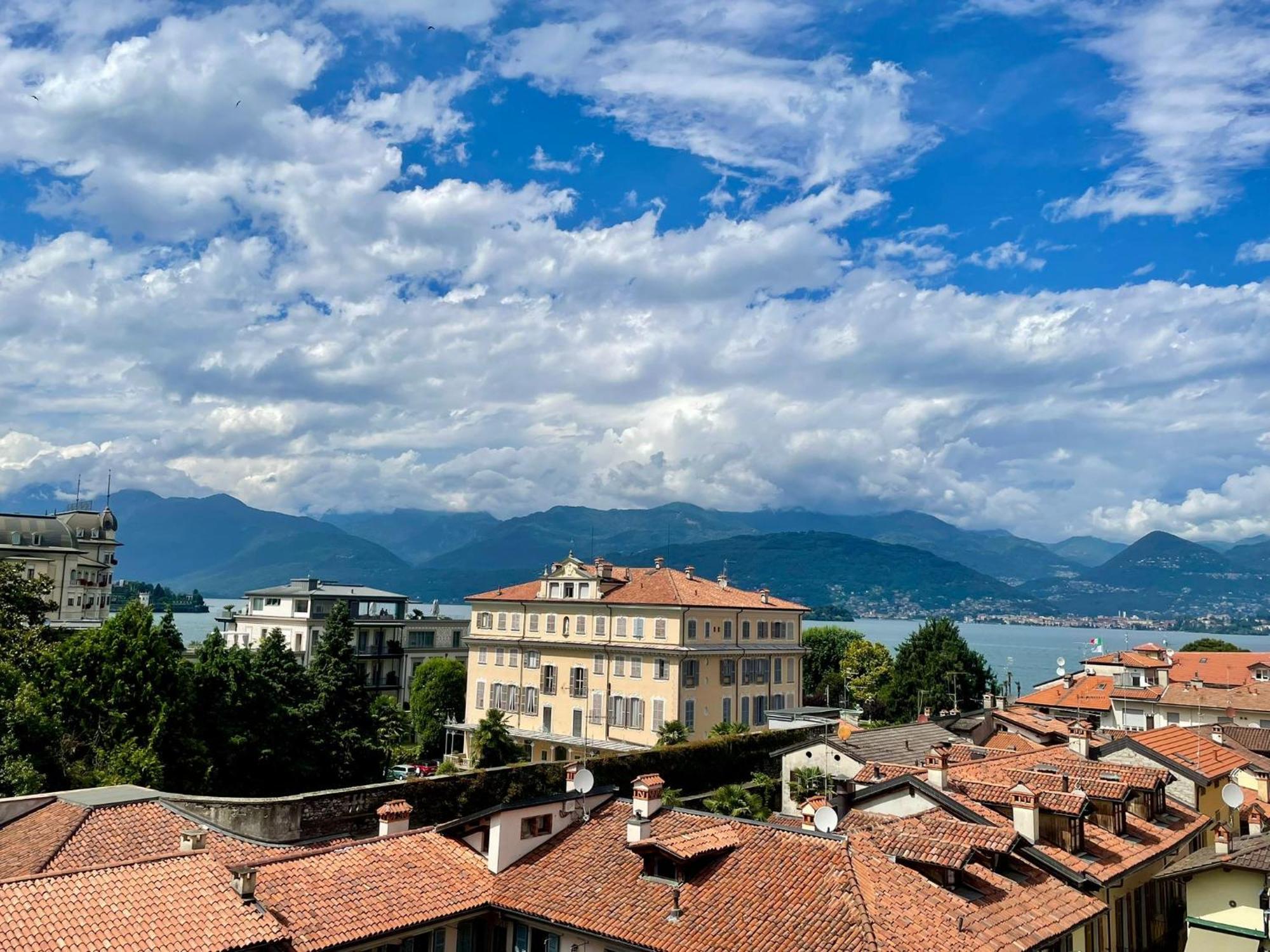 Suite Romantic Vista Lago Stresa Exterior photo